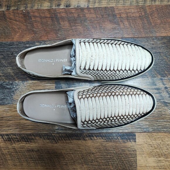 Donald J. Pliner Women's Ursa Mule Snake Print Slip On Flats Size 6 - Picture 4 of 8